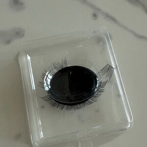 Lashify Tulip 12 lash extensions